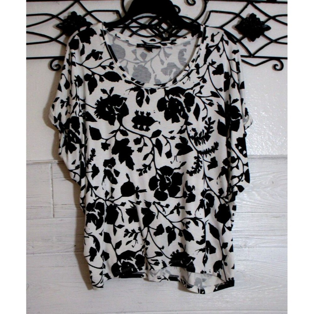 INC Internation Concepts Women's Top Size L Short Sleeve Black Floral Round Neck